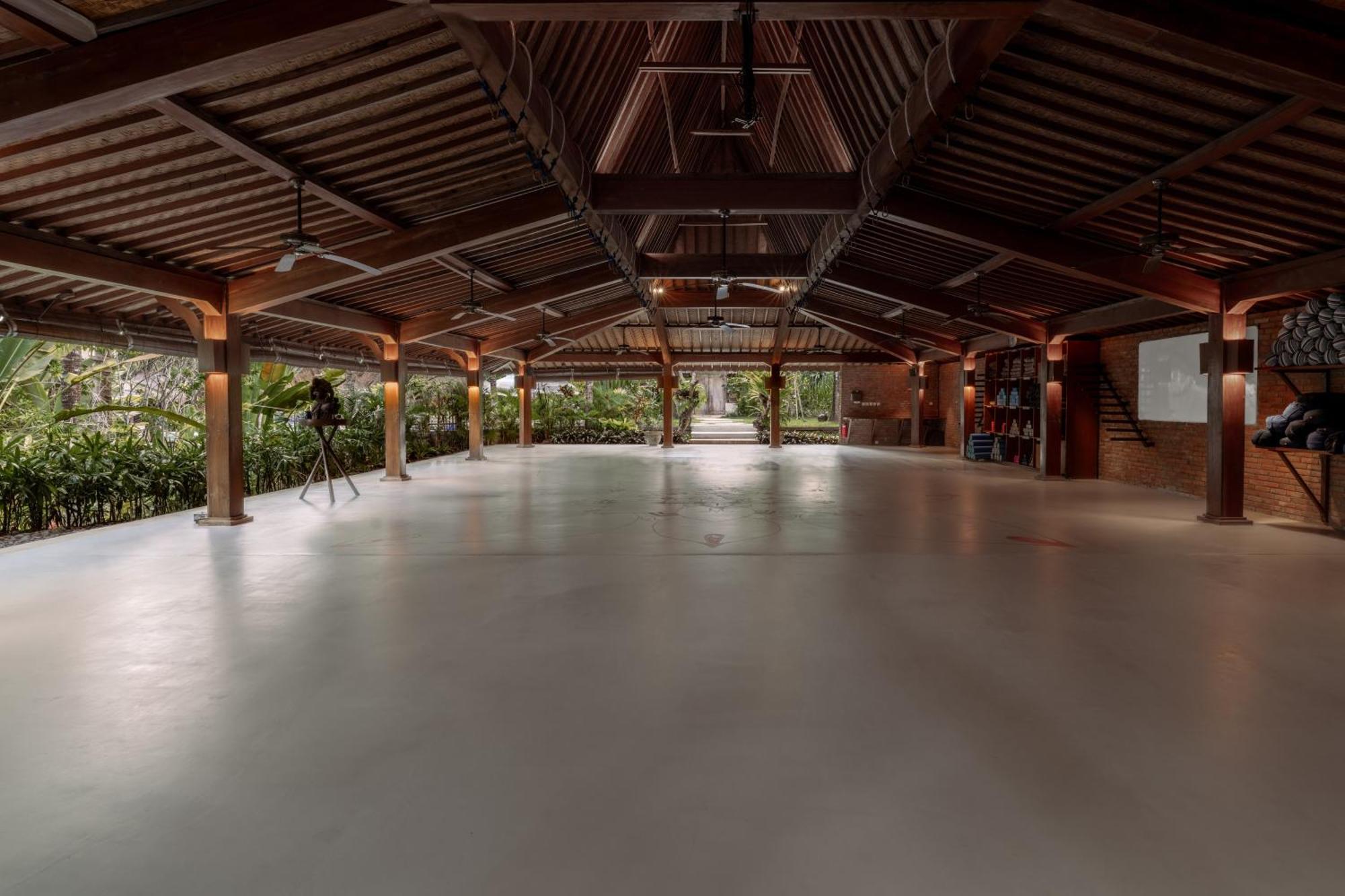 Hotel Komune And Beach Club Bali Keramas Exterior foto