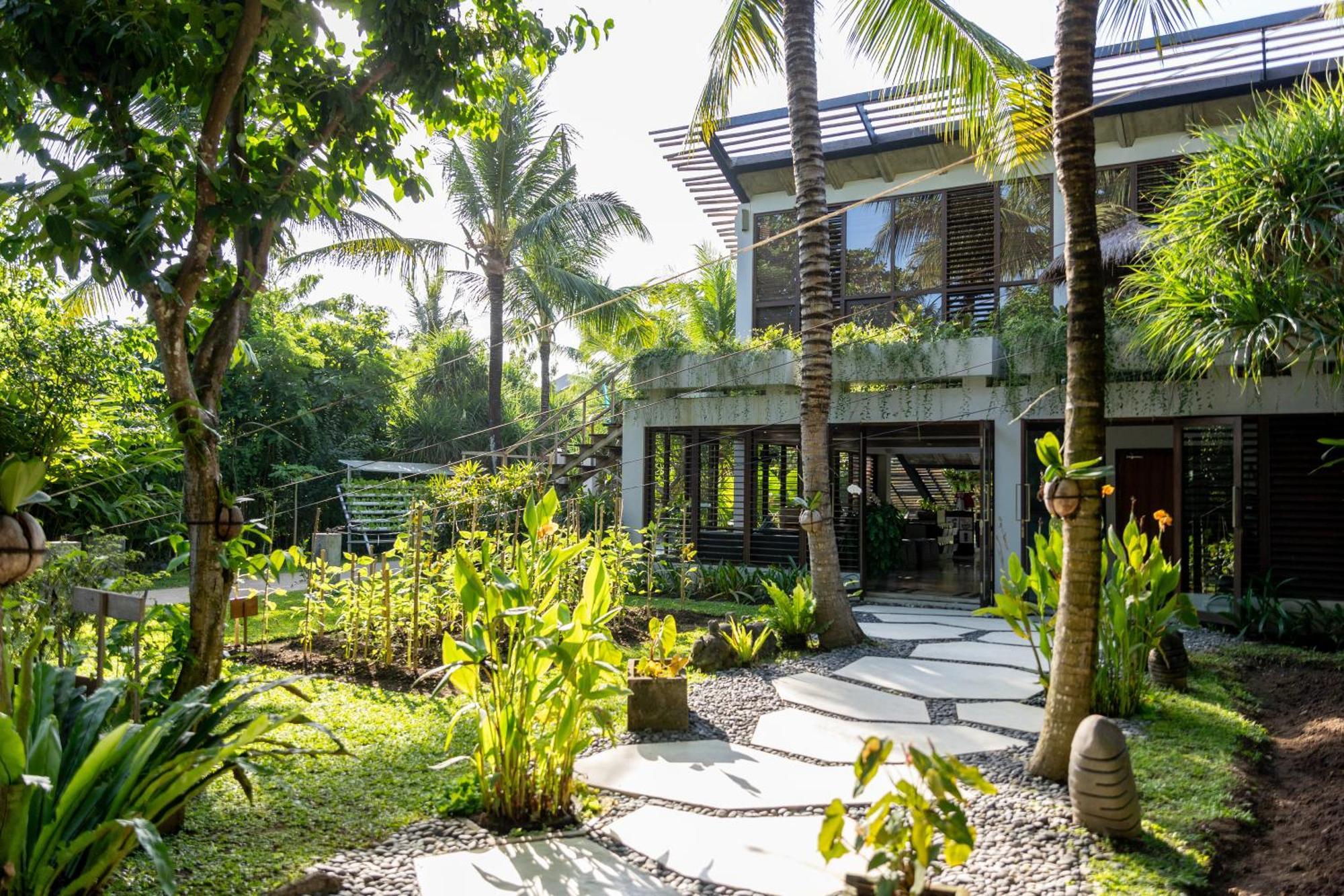 Hotel Komune And Beach Club Bali Keramas Exterior foto